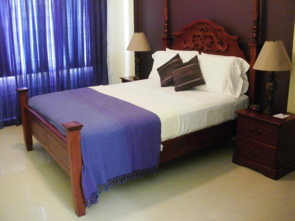Inn Flight Suites Piarco Eksteriør billede