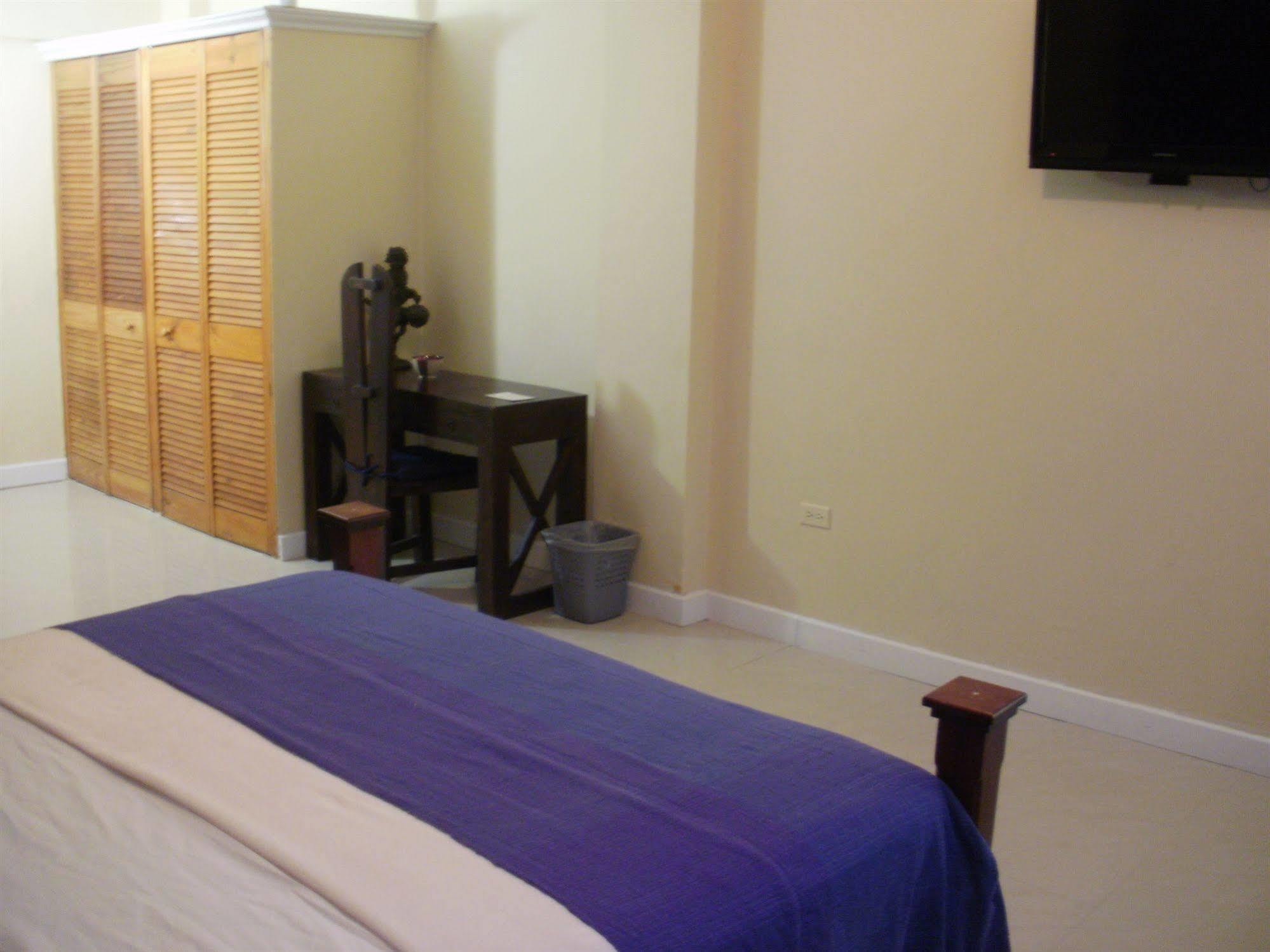 Inn Flight Suites Piarco Eksteriør billede