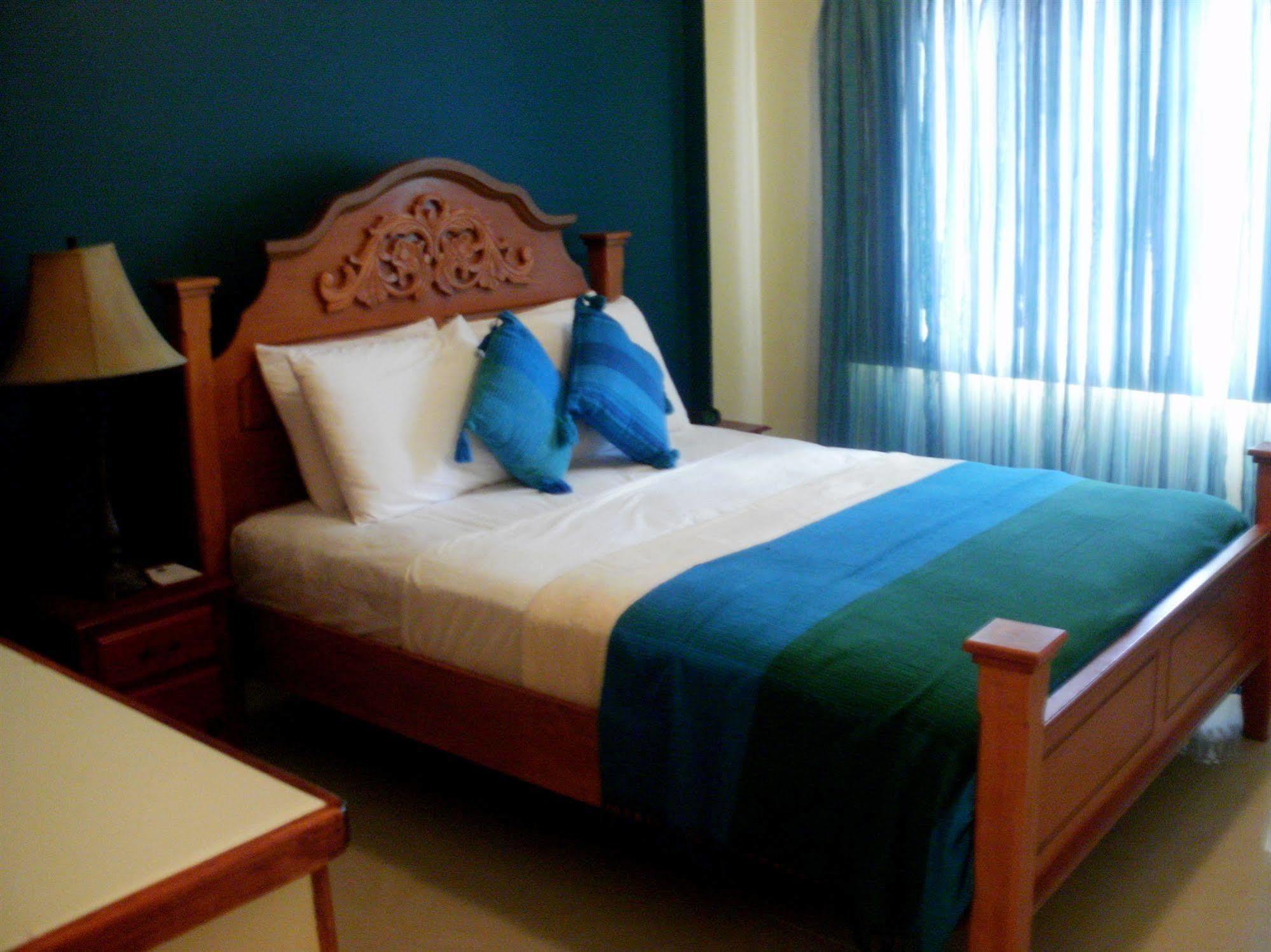 Inn Flight Suites Piarco Eksteriør billede